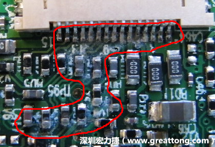 電路板疑似腐蝕氧化，懷疑電流異常過熱造成